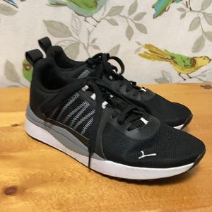 Black PUMA Running Shoes
